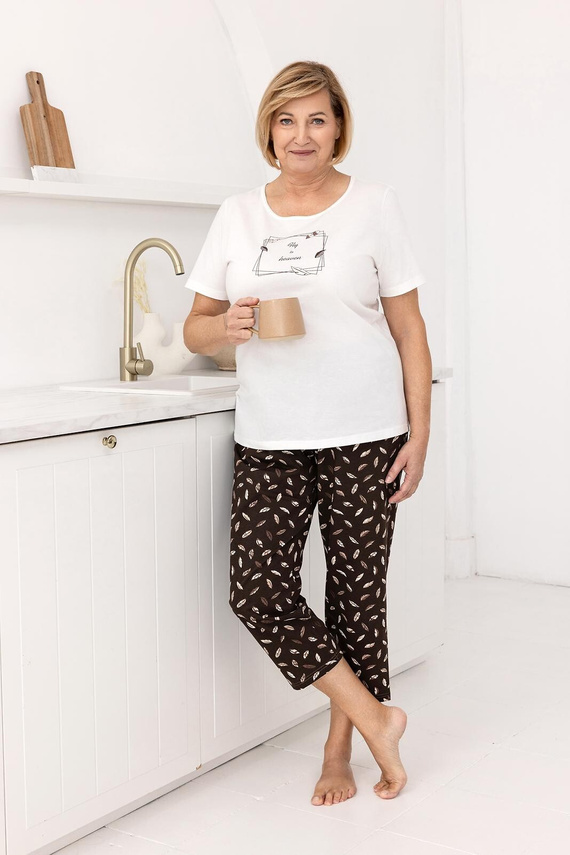 733 Bavlněné pyžamo Regina v barvě ecru, krátké rukávy, půlkruhový výstřih, potisk na přední straně