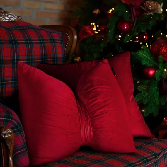 Eurofirany Vánoční polštář červený 45x55 - sametová mašle