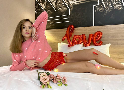 945 Babette Forex podvazkový pás - červený