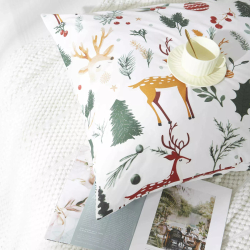 Vánoční mikrosaténové povlečení Christmas Forest bílé I25 Spod Igły i Nitki - měkké, hladké a odolné