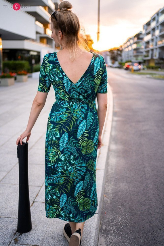 Sukienka ciążowa i do karmienia Two Ways LONG Milk&Love granatowa w tropikalne liście 