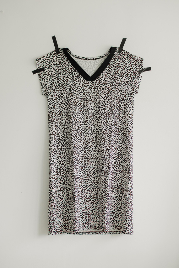 853 Kendall De Lafense - Noční košile z viskózy Panther - ecru camouflage