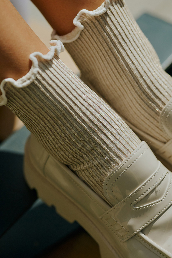 577 Nana Ponožky Gabriella krémové- žebrované, s lurexem a volánky