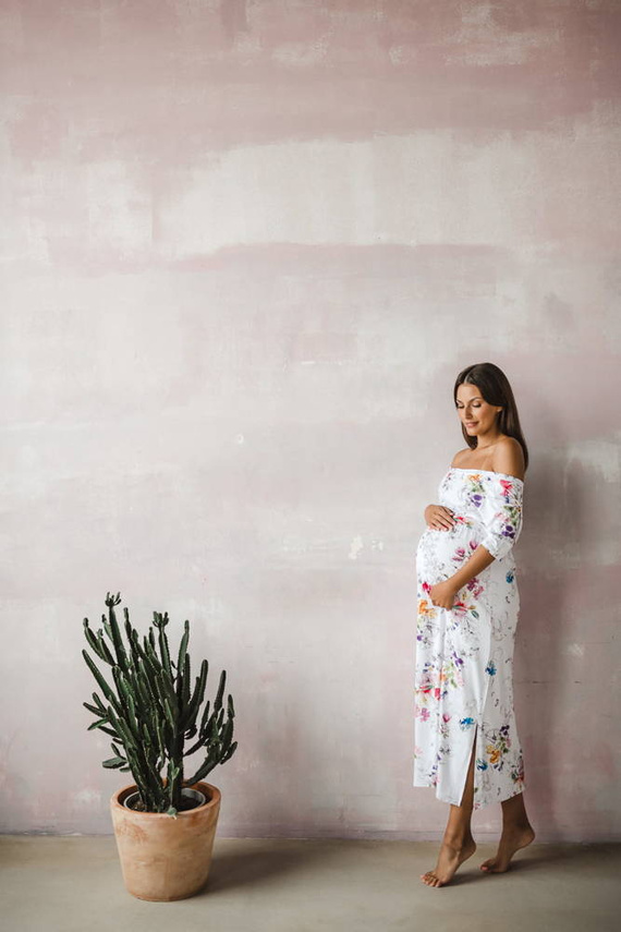Sukienka ciążowa i do karmienia Two Ways LONG Milk&Love biała w kolorowe kwiaty