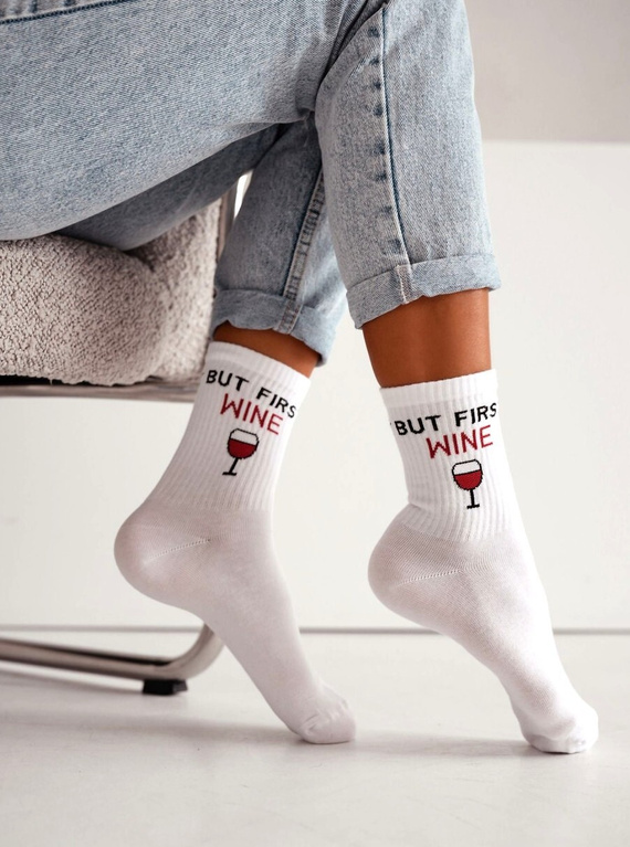 Dámské bavlněné ponožky Milena 0200-240 But First Wine– pohodlné žebrované white