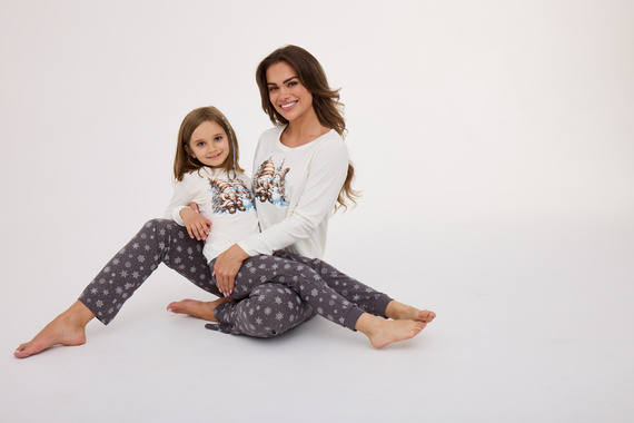 855/428 Friends Cornette dámské pyžamo ecru - bavlna, dlouhý rukáv | Stylové a pohodlné oblečení