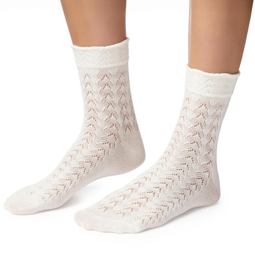 Steven 205 – dámské ažurové ponožky z bavlny ecru 002