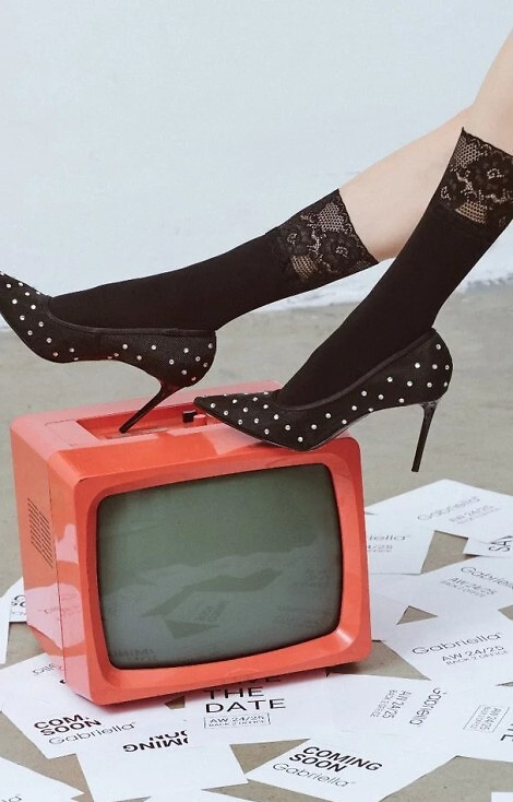 686 Nina Ponožky Gabriella černé - mikrovlákno s krajkou a silikonem