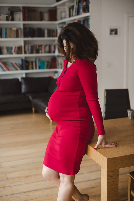 Tummy Sukienka ciążowa i do karmienia z dzianiny w prążek Milk&Love karminowy