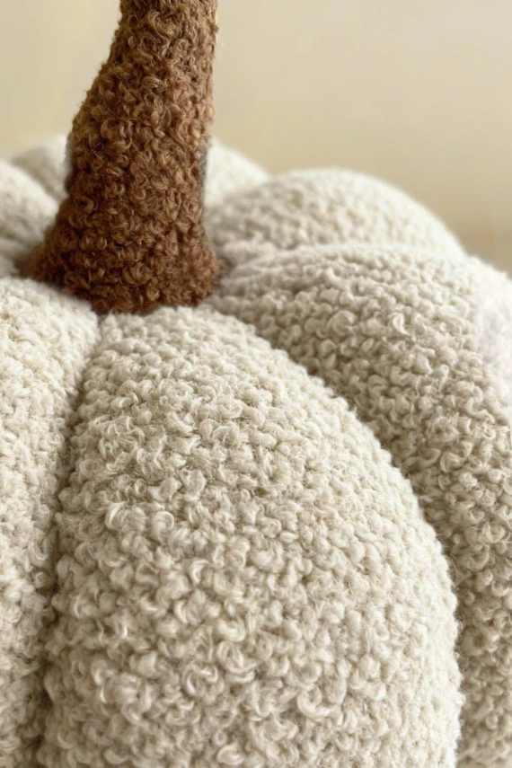 Dýňový dekorační polštář Spod Igły i Nitki - béžová, podzimní a halloweenská dekorace