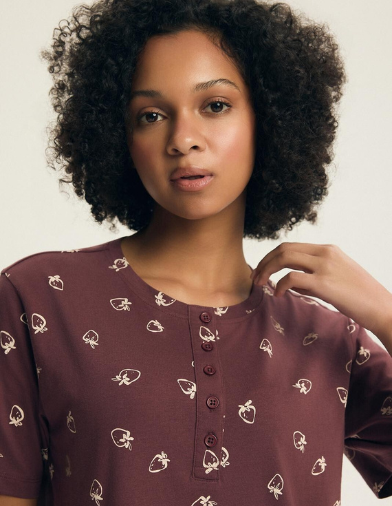 Noční košile Henderson Evika 45304 – bavlněná, jahodový potisk