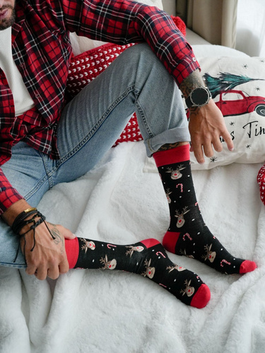 1290-029 Pánské vánoční ponožky Milena černé - Sob I Cukrové tyčinky, bavlna