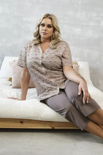 Ramira Dámské pyžamo s krátkým rukávem a 3/4 kalhotami Italian Fashion - potisk/cappucino