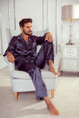 939 Pánské saténové šedé pyžamo