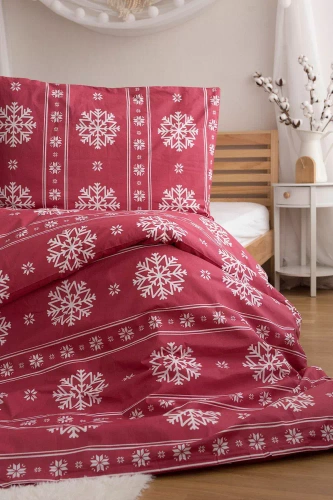 Vánoční povlečení od Jerry Fabrics - červené s bílými sněhovými koulemi, 100% bavlna