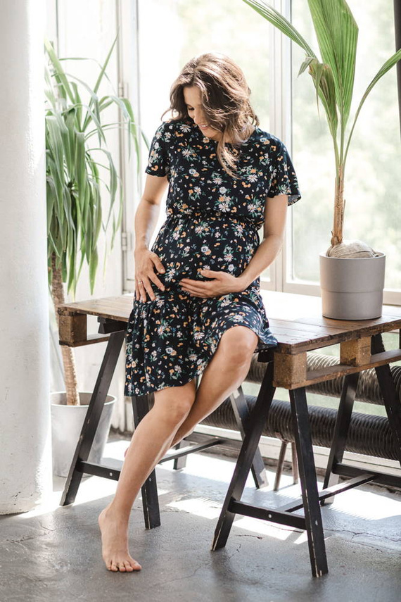 Lovely Dress sukienka ciążowa i do karmienia Milk&Love granatowa w rumianki