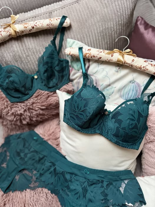 Gaia BS 1135 Zelená podprsenka s měkkými kosticemi Nike,