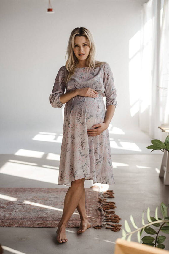 Lovely Dress Midi sukienka ciążowa i do karmienia rękaw 3/4 Milk&Love gołębi szary w kwiaty