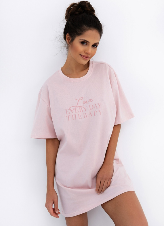 Noční košile Annabelle Sensis - bavlněná, růžová, s nápisem | Pohodlí a styl