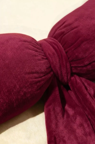 Vánoční polštář Cocard Spod Igły i Nitki - kaštanový sametový polštář, certifikovaný Oeko-Tex