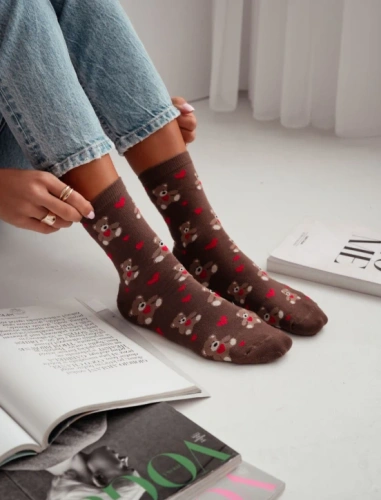 0200-202 Dámské ponožky Milena Medvídci se srdíčky Valentýn, hnědá-bavlna, roztomilý vzor, 37-41