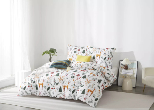 Vánoční mikrosaténové povlečení Christmas Forest bílé I25 Spod Igły i Nitki - měkké, hladké a odolné