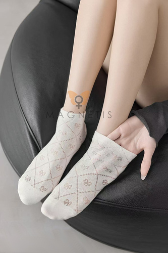 Dámské bavlněné ťapky Magnetis CC-251102 ecru s jemným vzorem