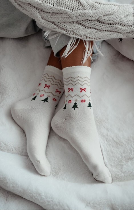 1283-035 Dámské vánoční ponožky Milena v barvě ecru, bavlněné, s lurexem