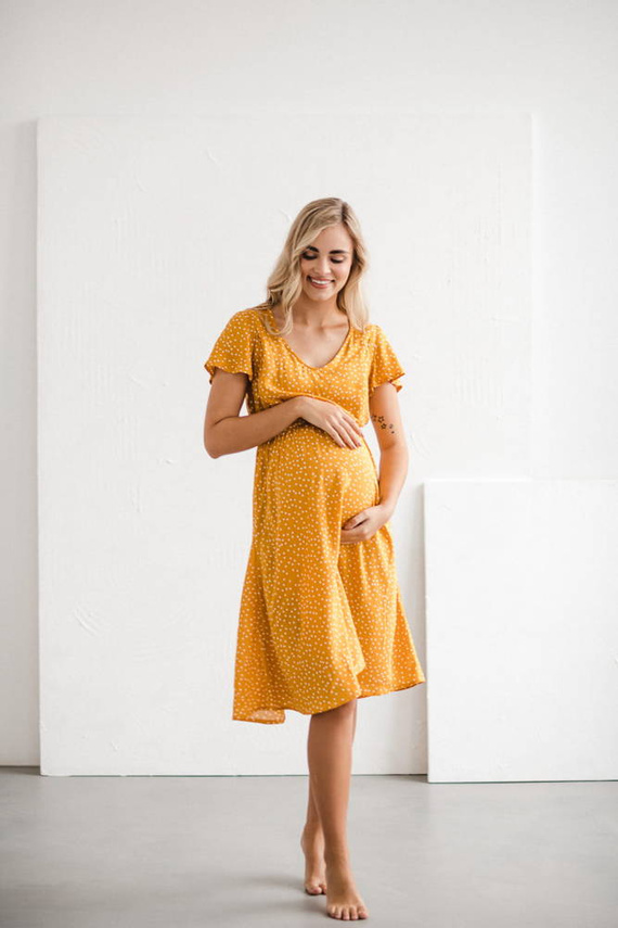 Lovely Dress Midi sukienka ciążowa i do karmienia krótki rękaw Milk&Love musztardowy w groszki