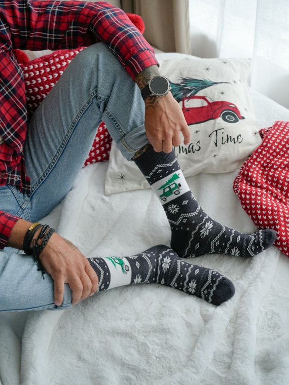 1290-030 Pánské vánoční ponožky Milena melange 03 - Auto s vánočním stromkem, bavlna