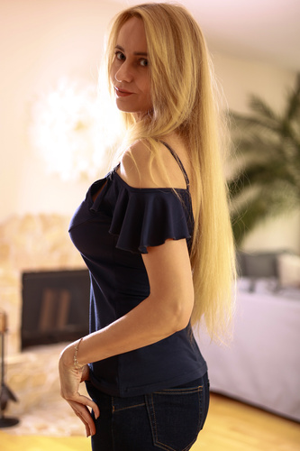 Vera Dámská halenka Mirale - volná ramena, volán, viskóza - tmavě modrá