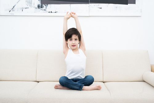 Chlapecká vesta Tomi, široká ramena Italian Fashion - bílá