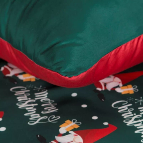 Vánoční povlečení Galdor z mikrovlákna Eurofirany zeleno-červení skřítci - měkké, lehké a snadno udržovatelné, se zapínáním na zip