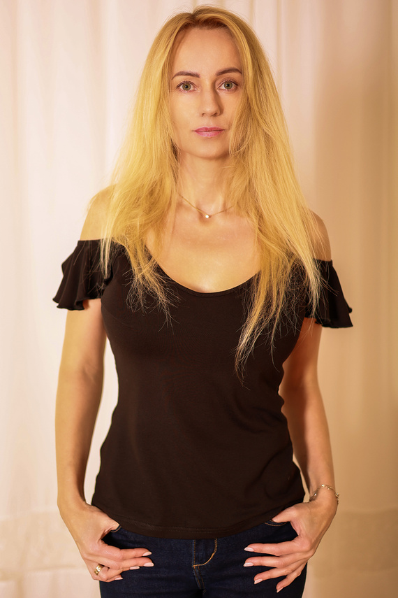 Vera Dámská halenka Mirale - otevřená ramena, volán, viskóza - černá