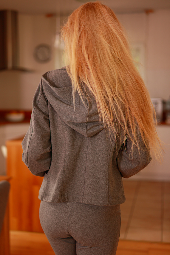 Adela - dámská bunda s kapucí, 95% bavlna 5% elastan | Polská značka Mirale - šedá