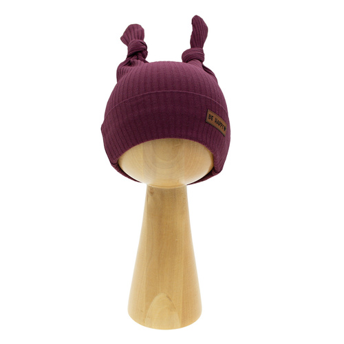 217054 Bavlněná čepice Alisa Nicol - vínová s uzly