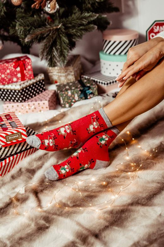 1283.002 Stojící sob Milena - Dámské vánoční ponožky, červené