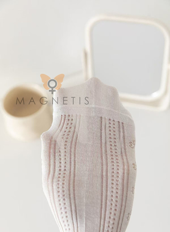 Dámské bavlněné ťapky Magnetis CC-251102 ecru s jemným vzorem