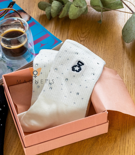 Dámské ponožky Magnetis YN5036, bílé, bavlněné, s motivem medvídka a zirkony