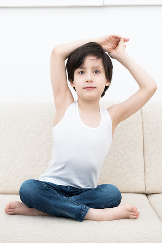 Chlapecká vesta Tomi, široká ramena Italian Fashion - bílá