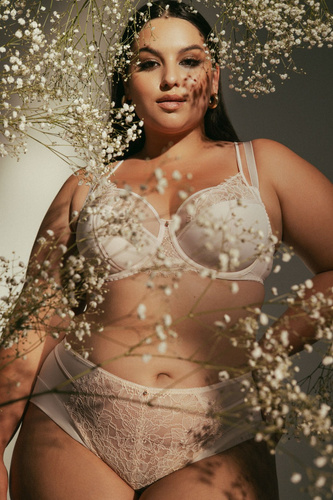 2163 AVA Powder Powder Poloměkká elegantní podprsenka s krajkou