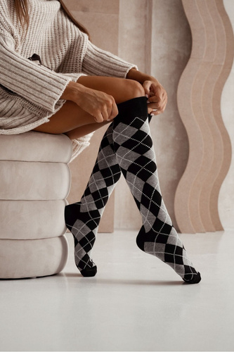 0248.015 Romby Dámské podkolenky Milena černé - vzor diamantů, retro styl